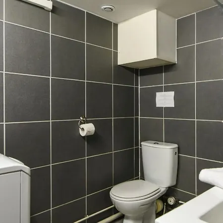Bright Studio Close To The Stations In Central - Welkeys * ليل