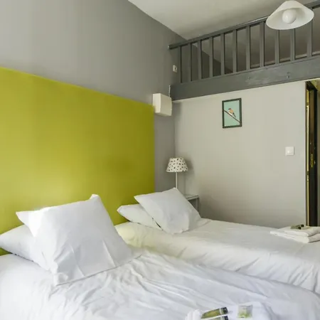 Bright Studio Close To The Stations In Central - Welkeys * ليل